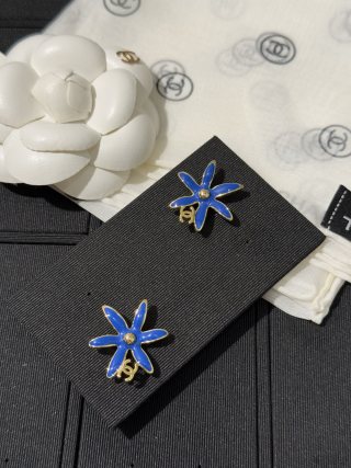 Chanel Blue Floral CC Stud Earrings – Elegant Luxury Fashion Jewelry